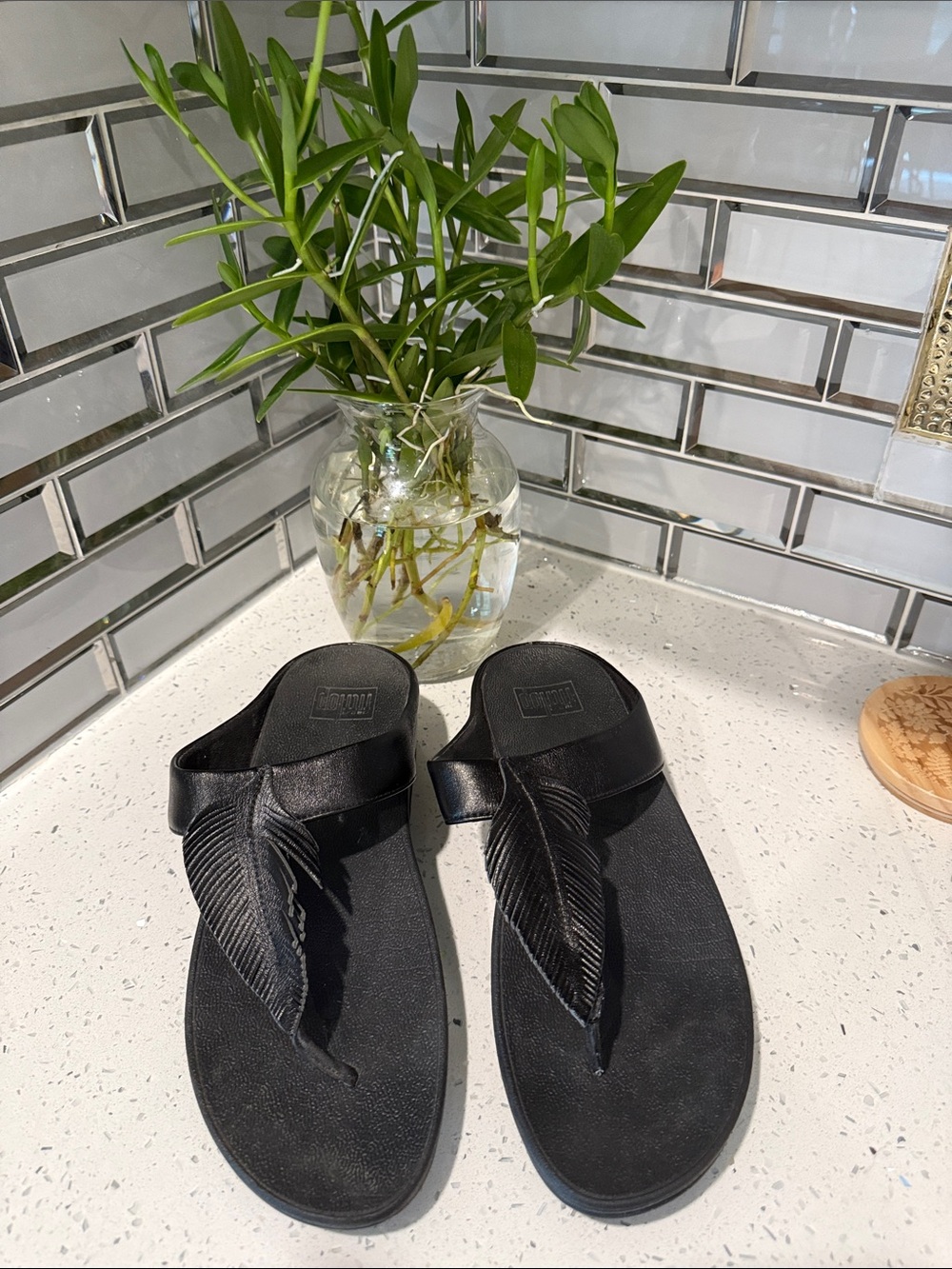 FitFlop Black Feather-Trim Thong Sandals